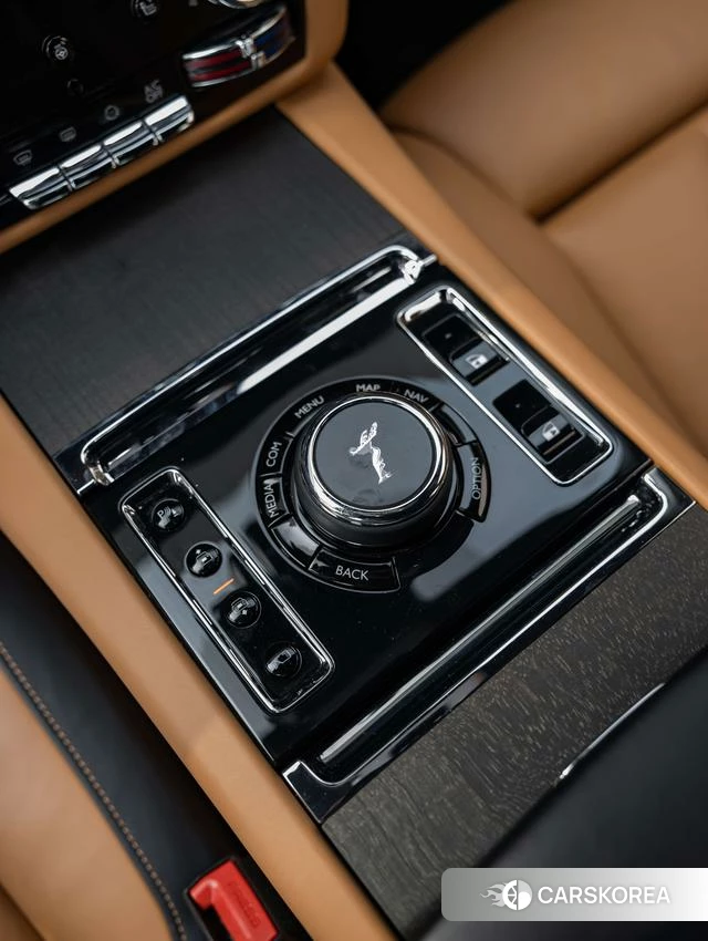 Rolls-Royce Gust 2023 Шампань из Китая