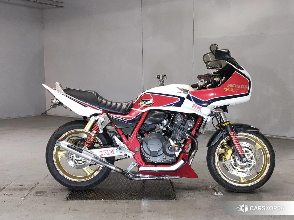 Проданный Honda CB400SF 2013 из Японии