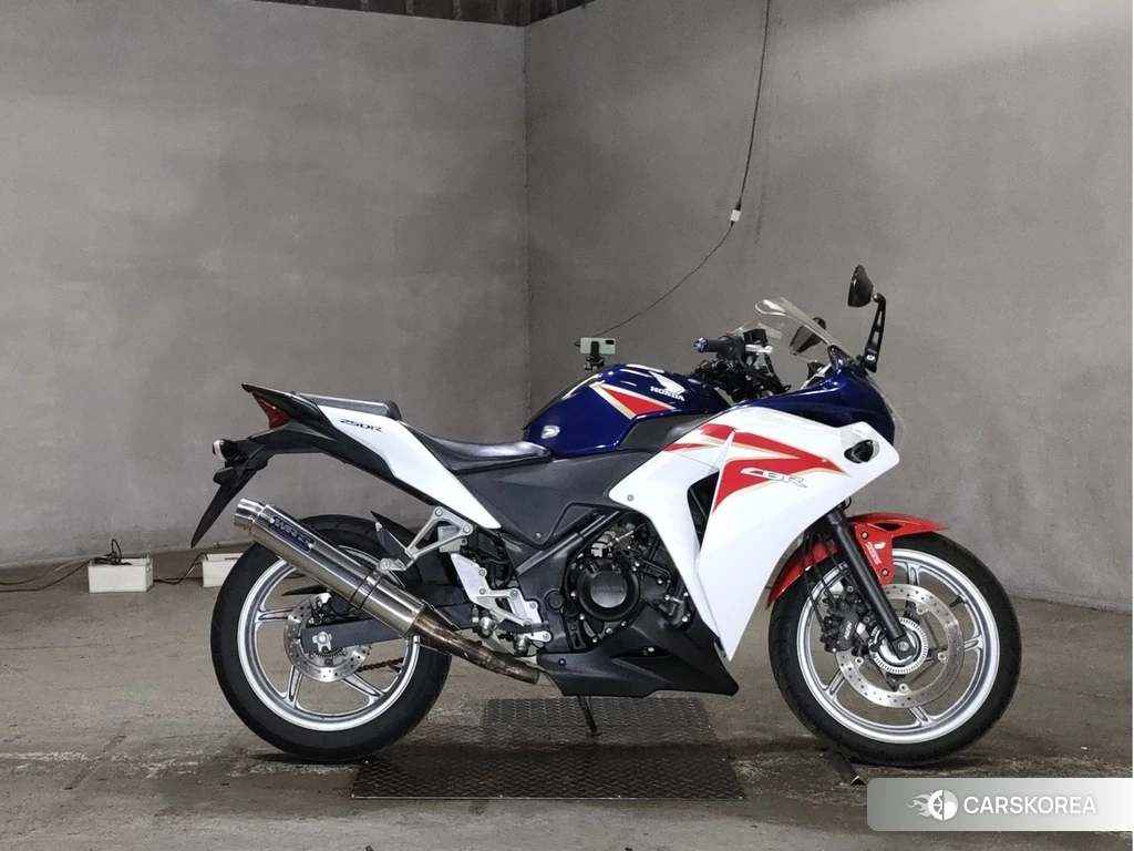 Проданный Honda CBR250R 2011 из Японии, фото 2
