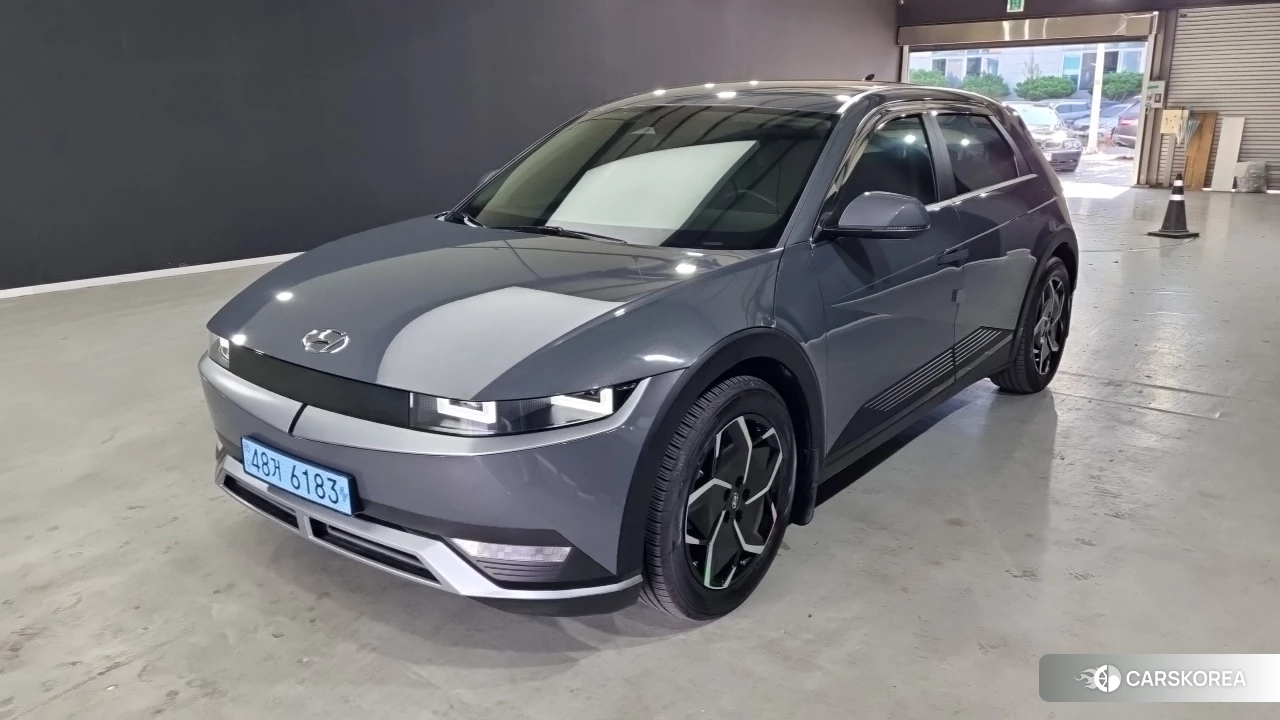 Hyundai Ionic 5 2023 Серебристо-серый из Кореи