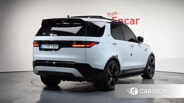 Land Rover Discovery 5 2024 Белый из Кореи