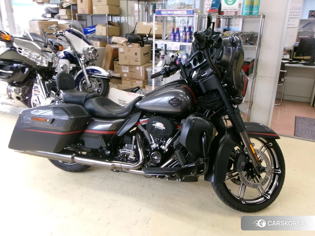 Проданный Harley-Davidson Street Glide FLHXSE1800 CVO 2018 из Японии