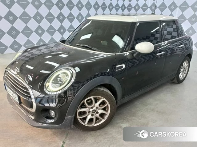 Mini Cooper 2021 Черный из Кореи