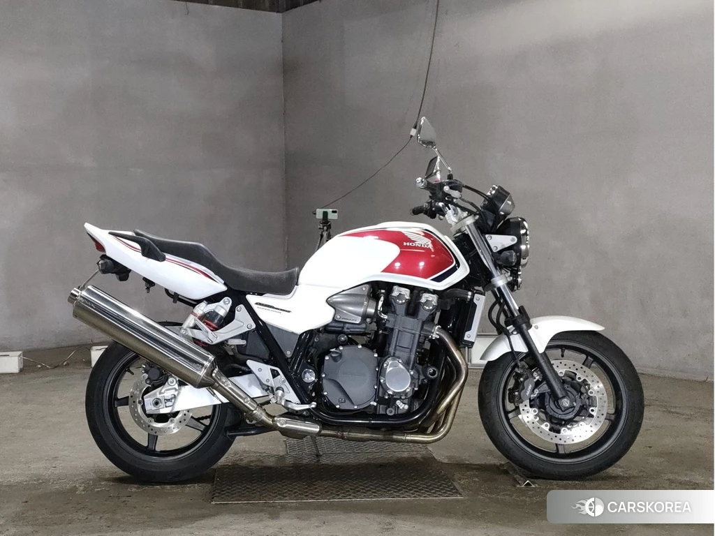 Проданный Honda CB1300SF 2011 из Японии