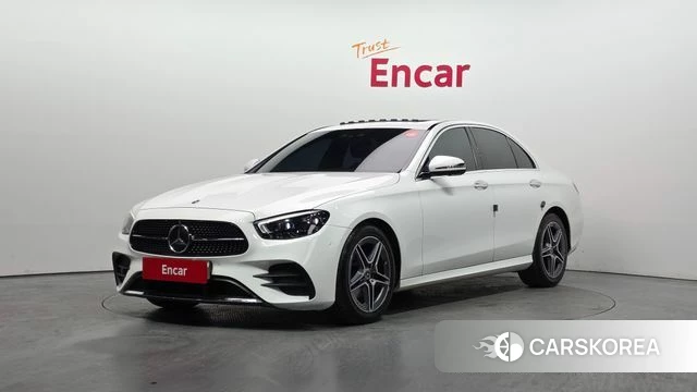 Mercedes-Benz E-Class W213 2023 Белый из Кореи