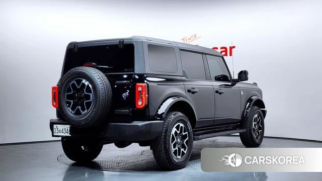 Ford Bronco 6th Generation 2023 Черный из Кореи