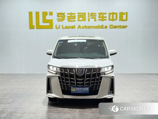 Toyota Elfa 2022 Белый из Китая