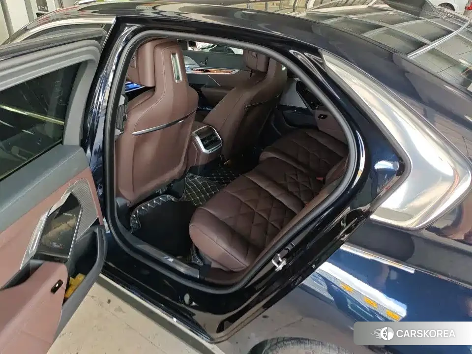 BMW 7 series 2026 Черный из Китая