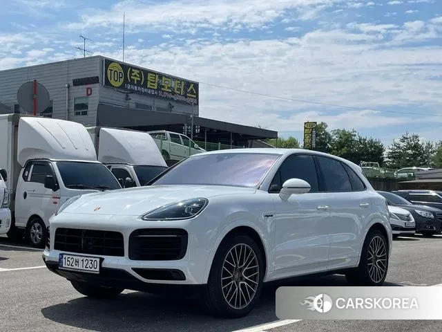 Porsche Cayenne (PO536) 2023 Белый из Кореи