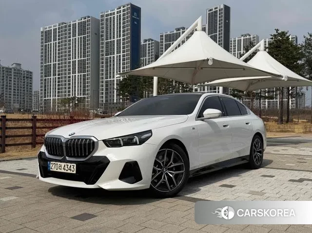 BMW 5 Series (G60) 2024 Белый из Кореи