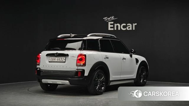 Mini Cooper Countryman 2019 Белый из Кореи