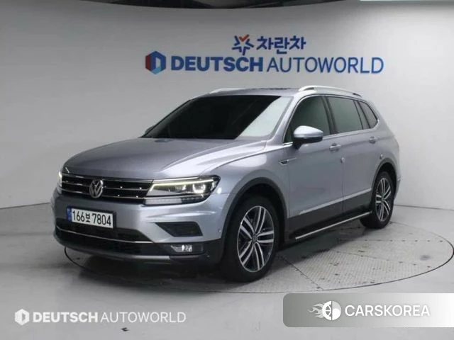Volkswagen Tiguan Allspace 2020 Серебристо-серый из Кореи