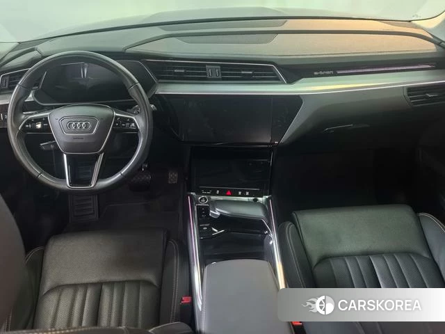 Audi e-tron 2022 Темно-серый из Китая