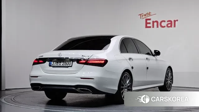 Mercedes-Benz E-Class W213 2020 Белый из Кореи