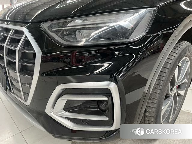 Audi Q5L 2022 Черный из Китая