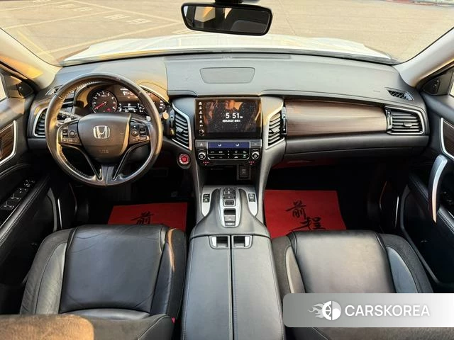 Honda Crown Road 2018 Белый из Китая