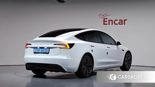 Tesla Model 3 2025 Белый из Кореи