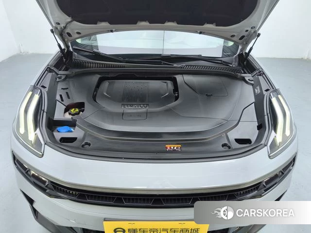 Lynk 06 EM-P 2021 Серебристо-серый из Китая