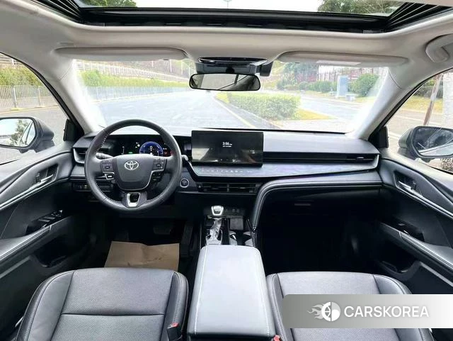 Toyota Camry 2025 Серебристо-серый из Китая
