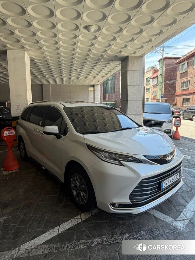 Toyota Sienna 4th Generation 2025 Белый из Кореи