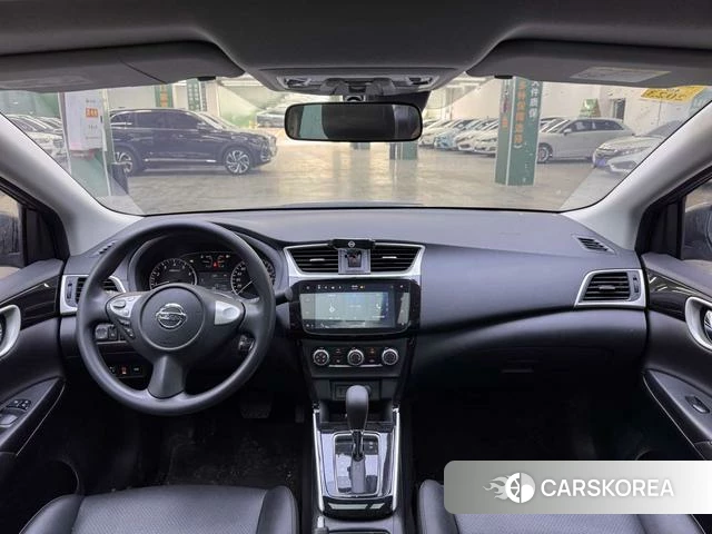 Nissan Xuan Yi 2021 Серебристо-серый из Китая