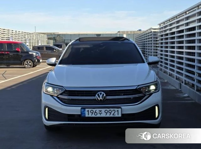 Volkswagen 7th Generation of Jetta 2023 Белый из Кореи