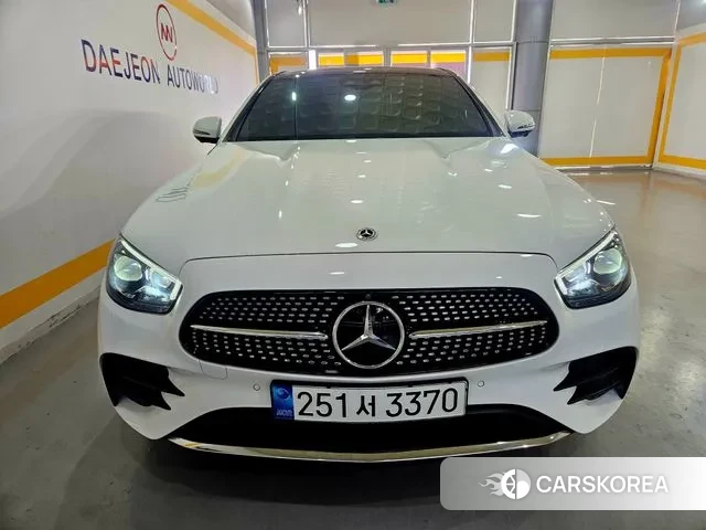 Mercedes-Benz E-Class W213 2022 Белый из Кореи