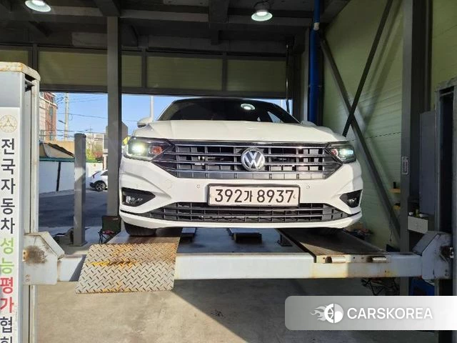 Volkswagen 7th Generation of Jetta 2020 Белый из Кореи