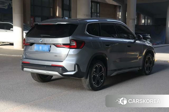 BMW X1 2024 Серебристо-серый из Китая