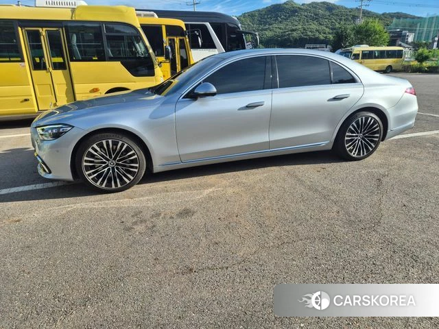 Mercedes-Benz S-Class W223 2022 Серебристо-серый из Кореи
