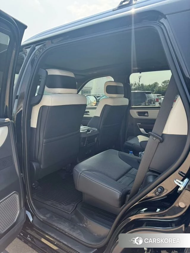 Toyota Sequoia 2025 Черный из Китая
