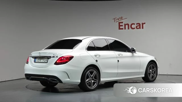 Mercedes-Benz C-Class W205 2019 Белый из Кореи