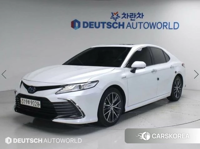 Toyota Camry (XV70) 2022 Белый из Кореи