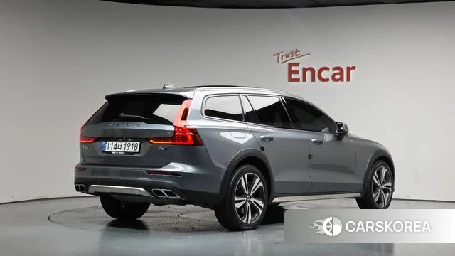 Volvo V60 Cross-Country 2nd Generation 2020 Серый из Кореи