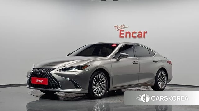 Lexus ES300h 7th generation 2023 Серебристо-серый из Кореи