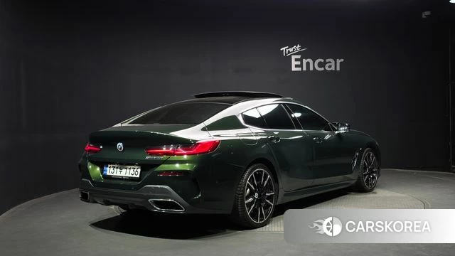 BMW 8 Series (G15) 2022 Зеленый из Кореи