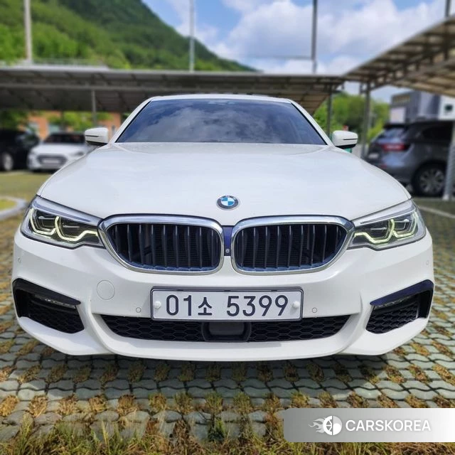 BMW 5 Series (G30) 2018 Белый из Кореи
