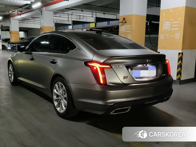 Cadillac CT5 2021 Серебристо-серый из Китая