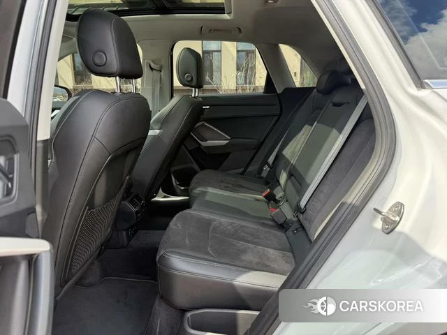 Audi Q3 2021 Белый из Китая
