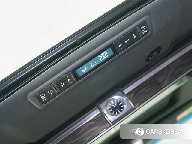 Lexus LM 2024 Белый из Китая
