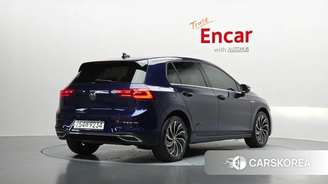 Volkswagen Golf 8th Generation 2022 Синий из Кореи