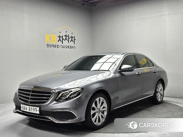 Mercedes-Benz E-Class W213 2018 Серый из Кореи