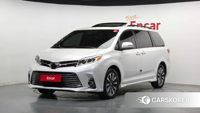 Toyota Sienna 2018 Белый из Кореи
