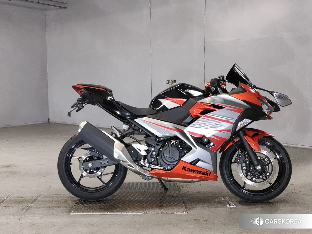 Проданный Kawasaki NINJA 400 2018 из Японии