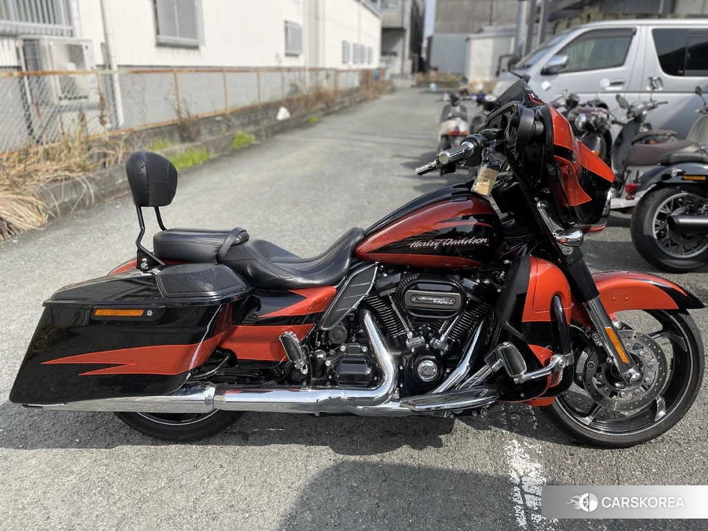 Проданный Harley-Davidson Street Glide FLHXSE1800 CVO 2017 из Японии