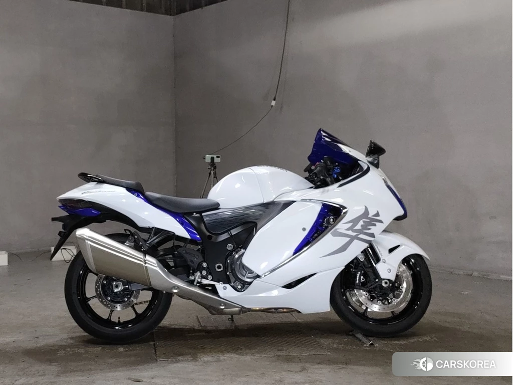 Проданный Suzuki GSX1300R HAYABUSA 2022 из Японии, фото 2