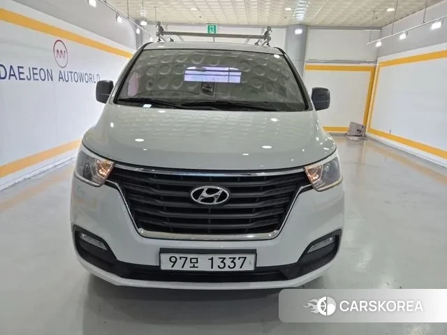 Hyundai The New Grand Starex 2018 Белый из Кореи