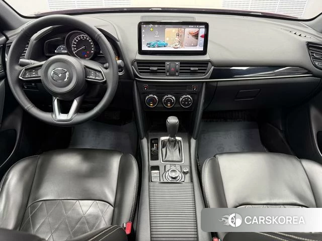 Mazda CX-4 2023 Красный из Китая