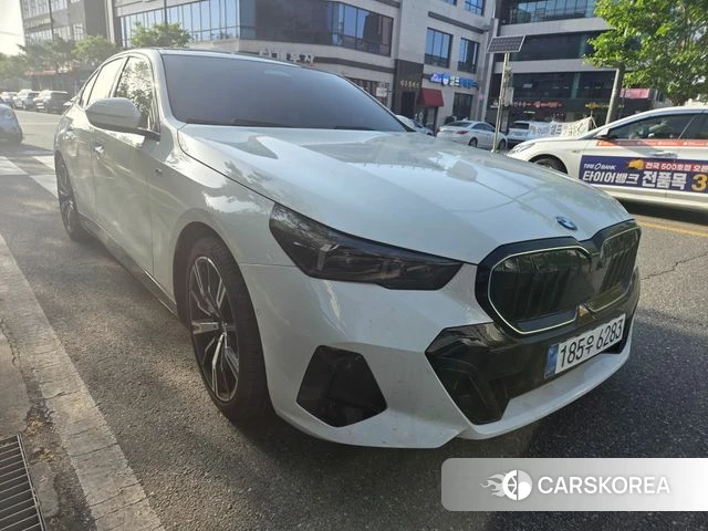 BMW 5 Series (G60) 2025 Белый из Кореи