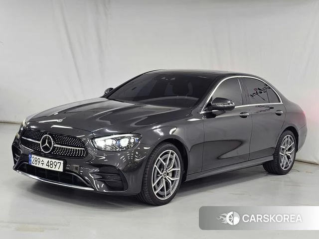 Mercedes-Benz E-Class W213 2023 Серый из Кореи